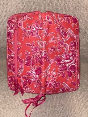 Vera Bradley Travel Organizer - Wallet / Hope Toile